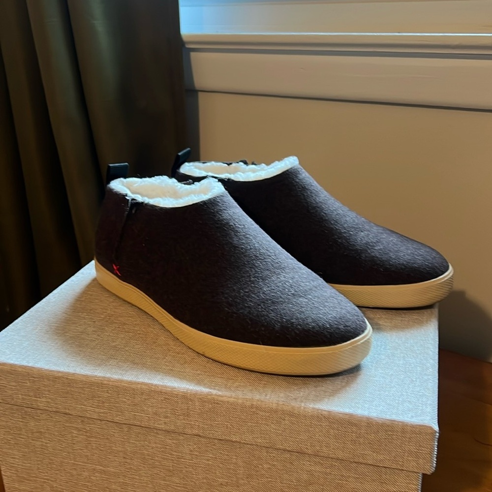 XTRATUF Sneaker size 10